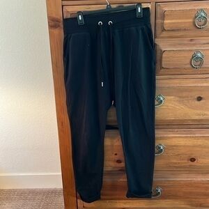NWOT 2(X)IST Women’s Black Joggers, Size Large!